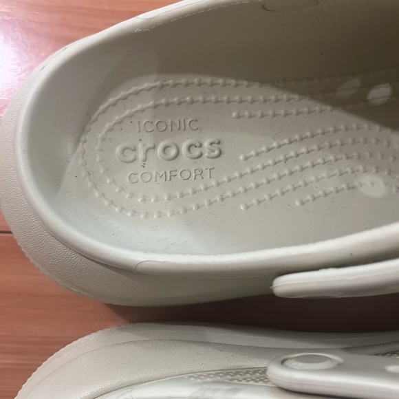 Crocs - Picture 6 of 6